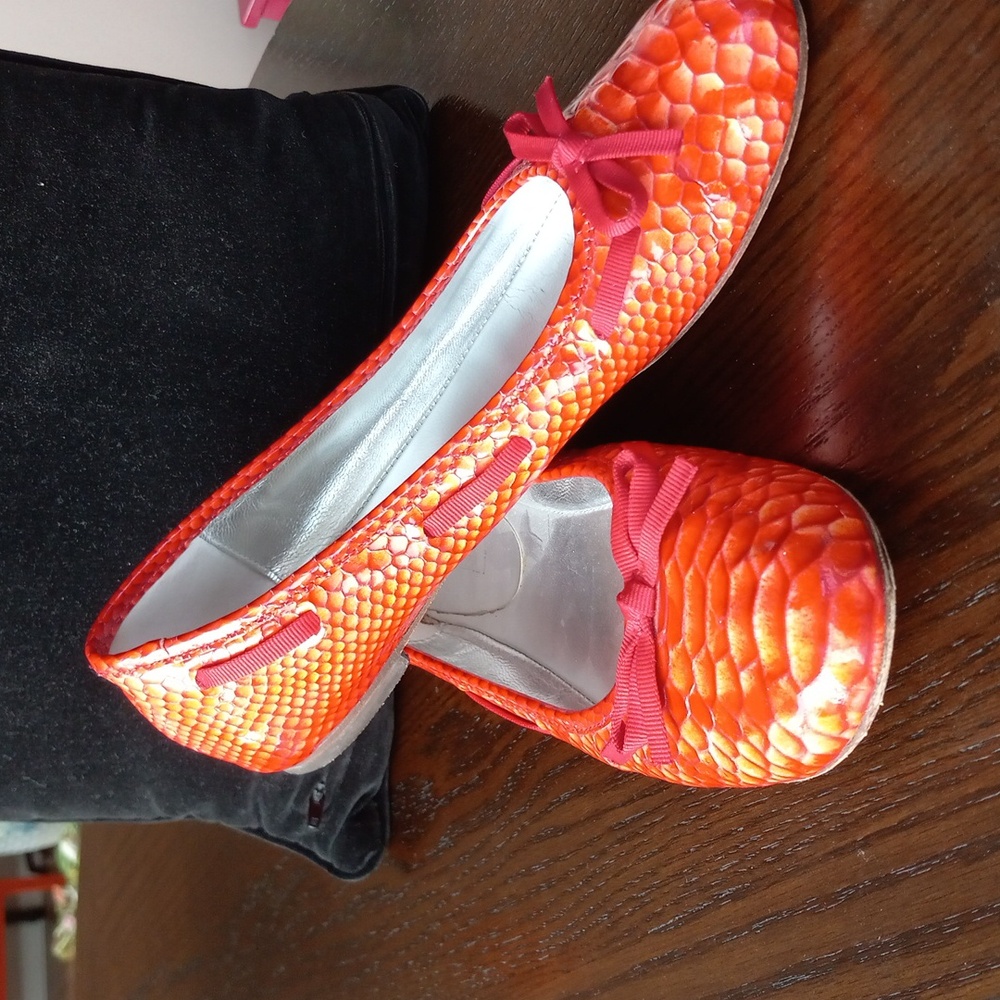 VAN ELI Orange/ Red Faux Snakskin  Ballet Flats with Bow